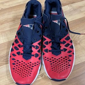 Mens Nike Patriots Athletic Shoes Size 16